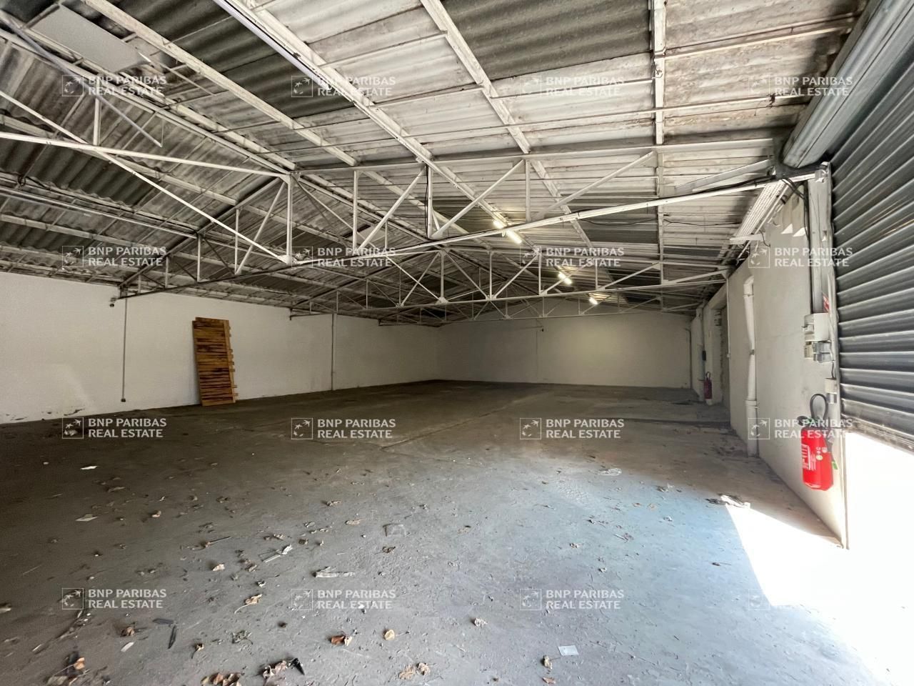 1580 m² pour ce activité en location à Villeurbanne