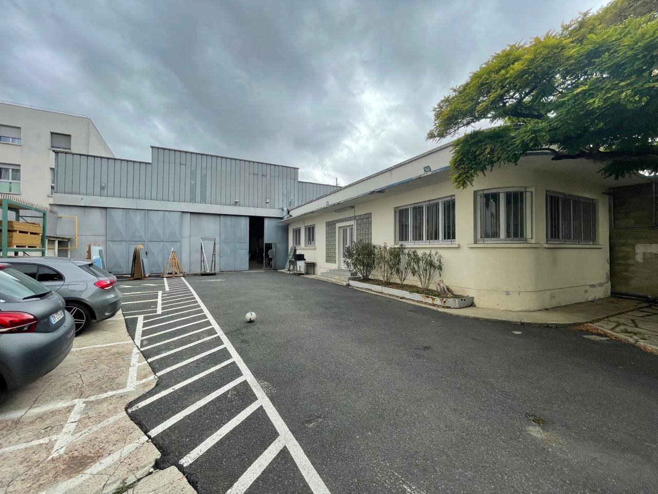 Vente Activité 806 m² non divisibles 93200 Saint-denis