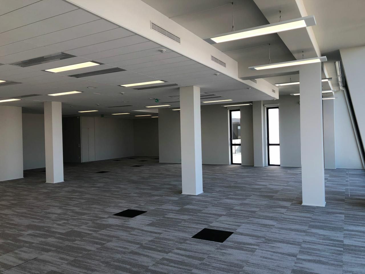 1111 m² pour ce bureaux en vente à Vénissieux