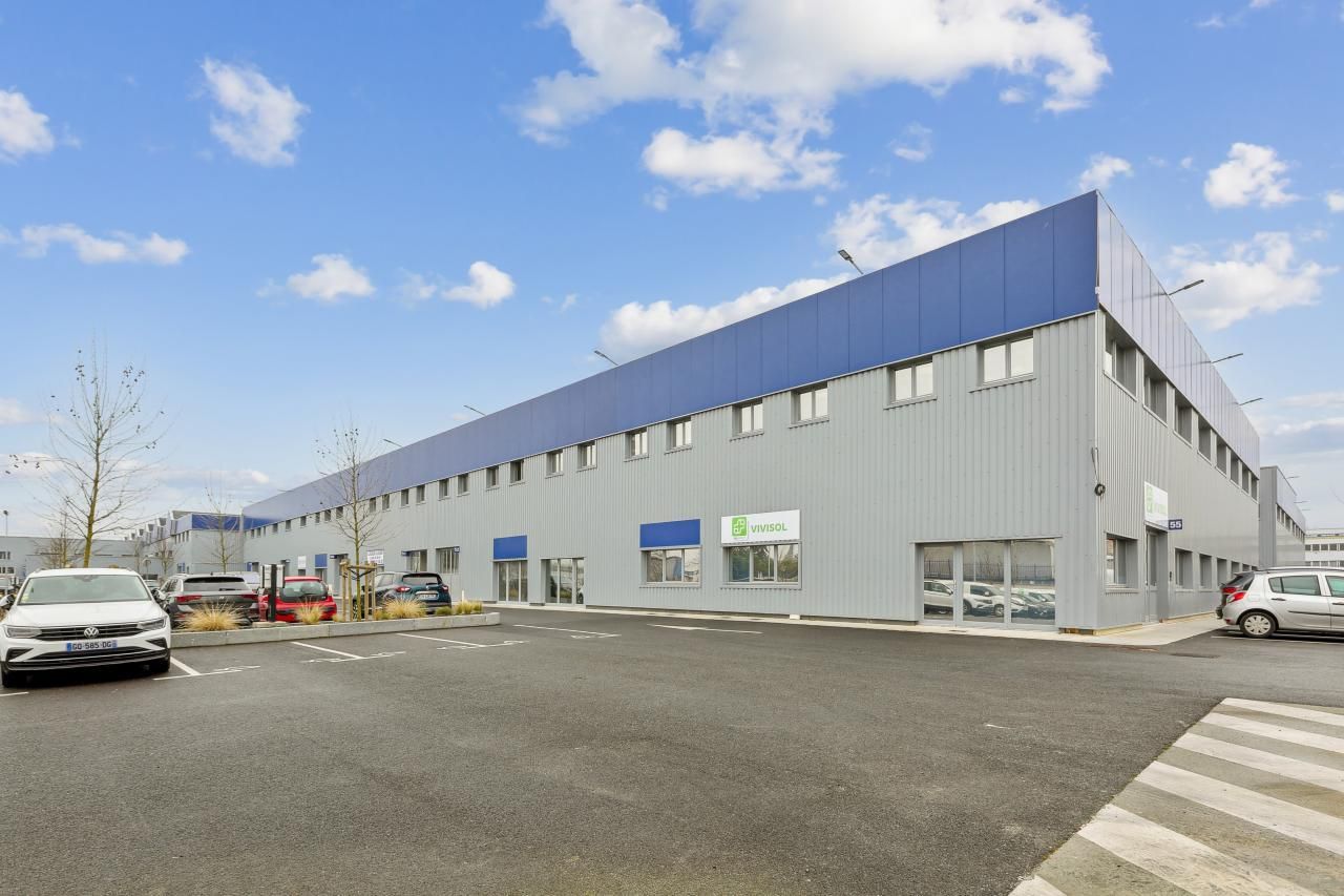 Location PME-PMI 6181.62 m² divisibles 77000 Vaux-le-pénil