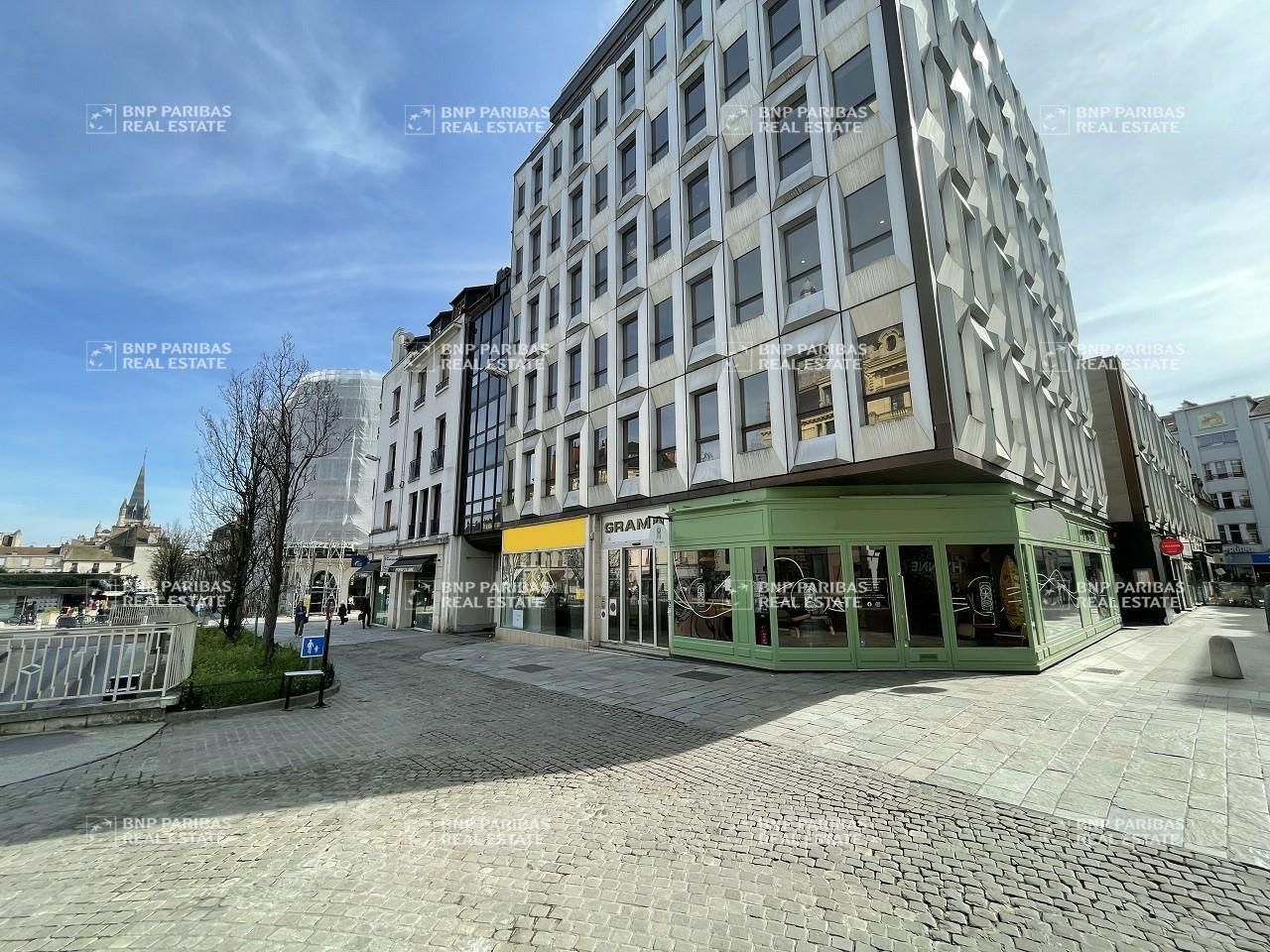 277.5 m² pour ce bureaux en location à Dijon