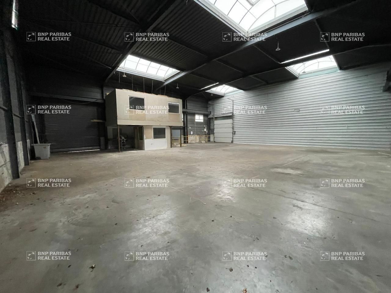 520 m² pour ce activité en location à Neuville-en-ferrain