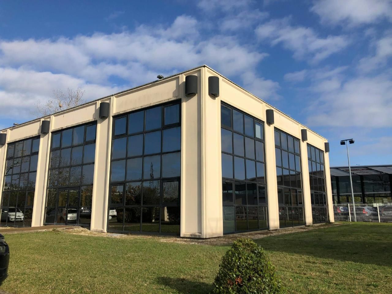 Location Bureaux 355 m² divisibles 33700 Mérignac