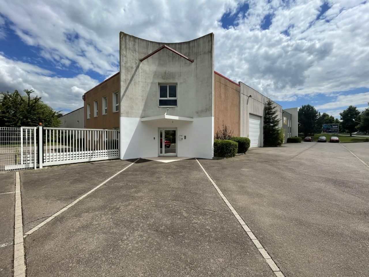 1200 m² pour ce activité en location à Metz