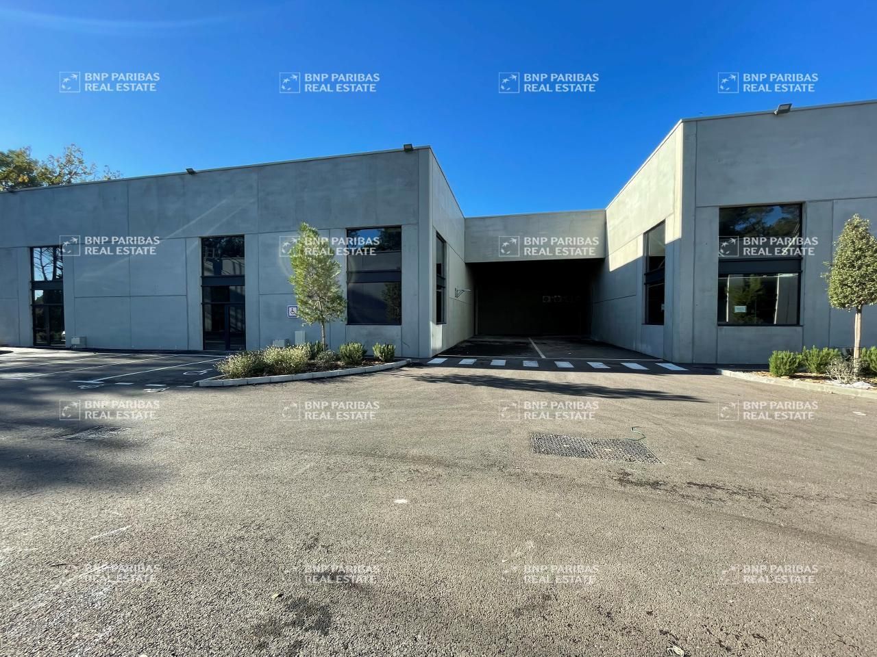 1088 m² pour ce activité en location à Mougins