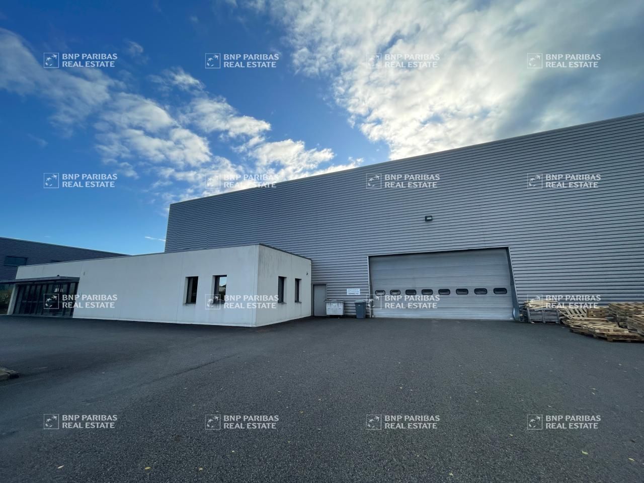 1800 m² pour ce activité en location à Vern sur seiche