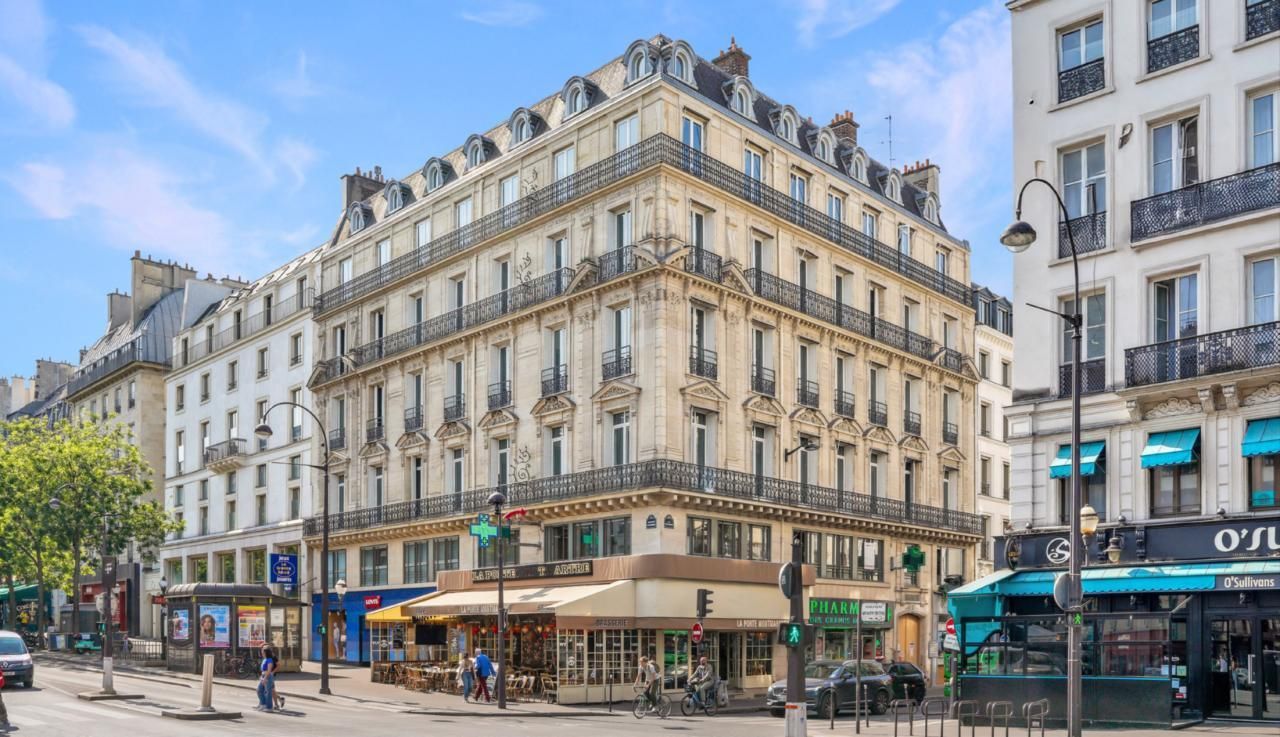 2362 m² pour ce bureaux en location à Paris