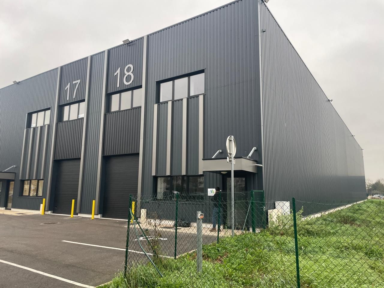 268 m² pour ce pme-pmi en location à Cergy