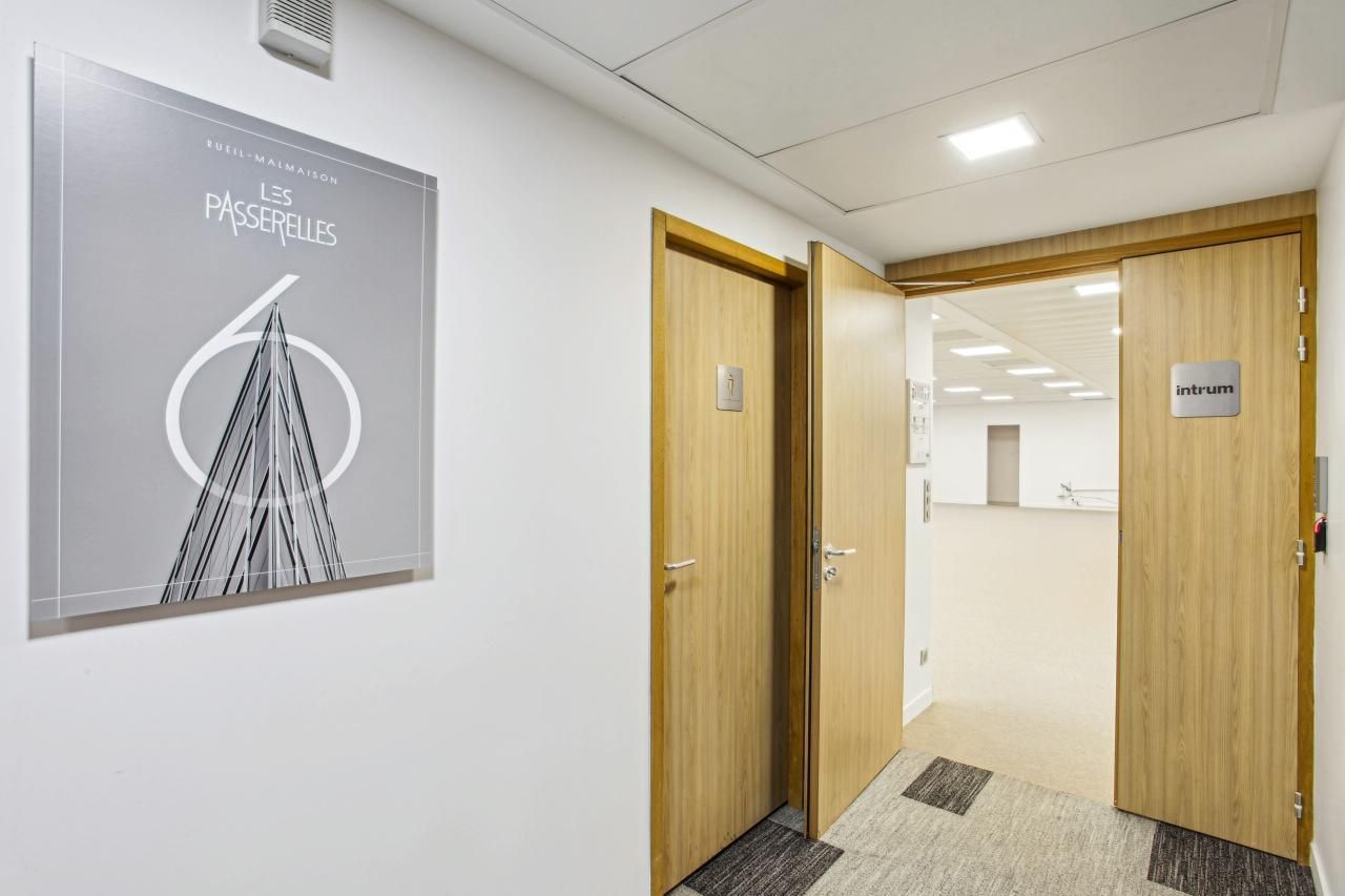 673.8 m² pour ce bureaux en location à Rueil-malmaison