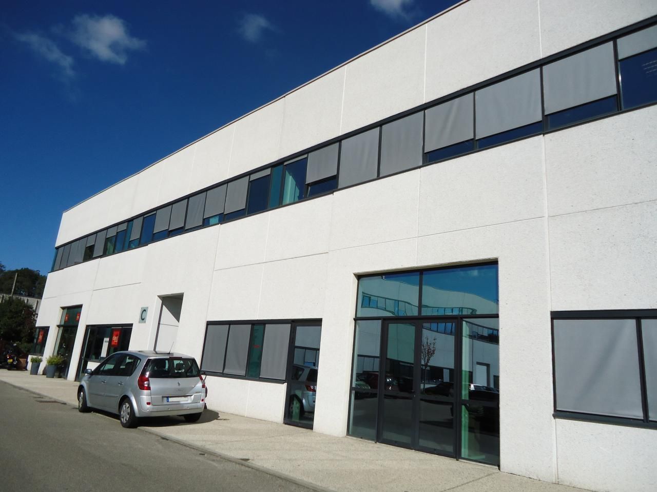 1448 m² pour ce activité en location à Champagne-au-mont-d'or