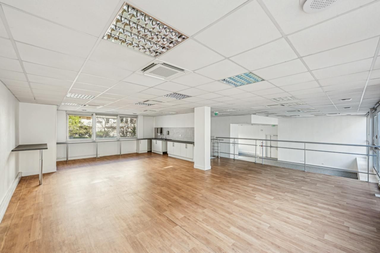 960 m² pour ce bureaux en location à Levallois-perret