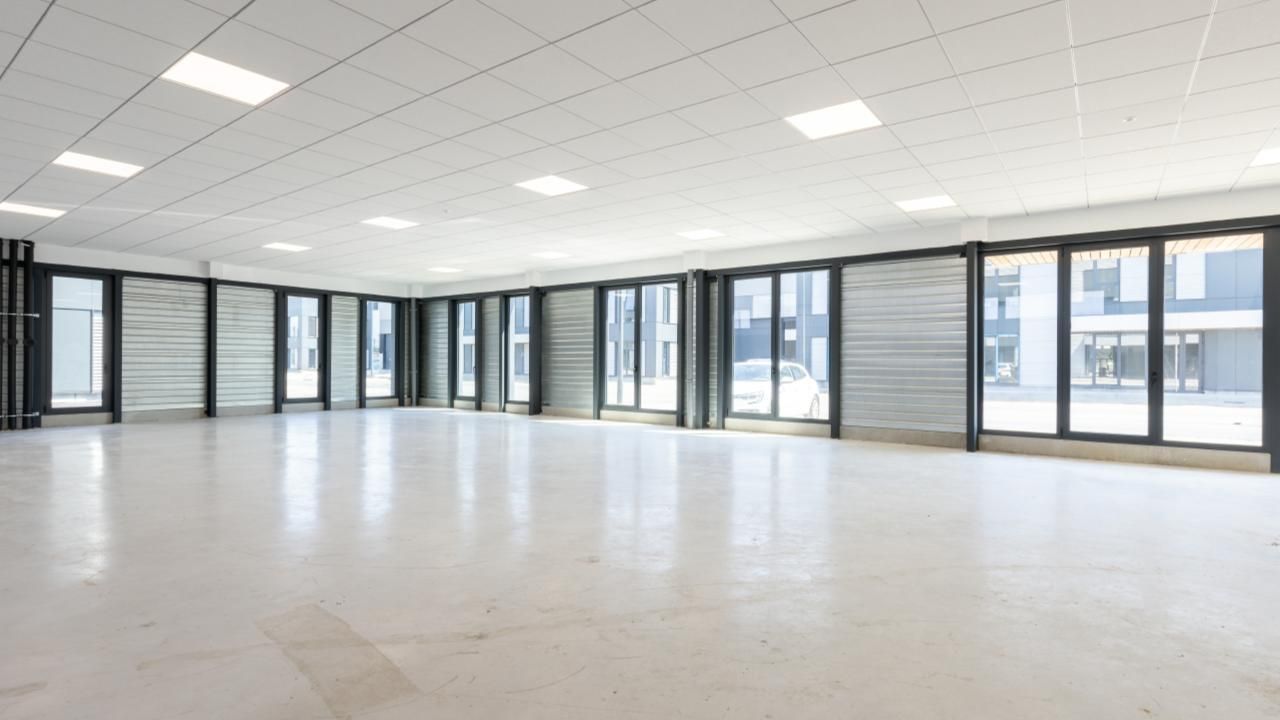 1951 m² pour ce pme-pmi en location à Le bourget