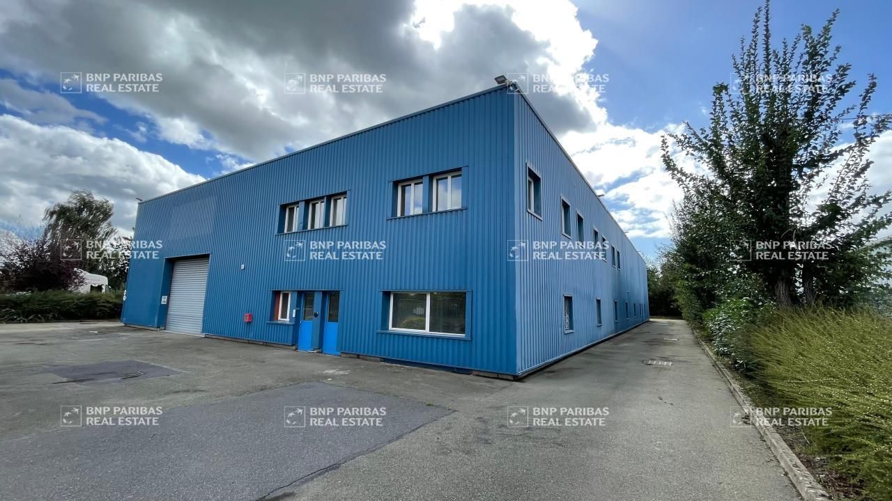 1726 m² pour ce activité en vente à Coignières