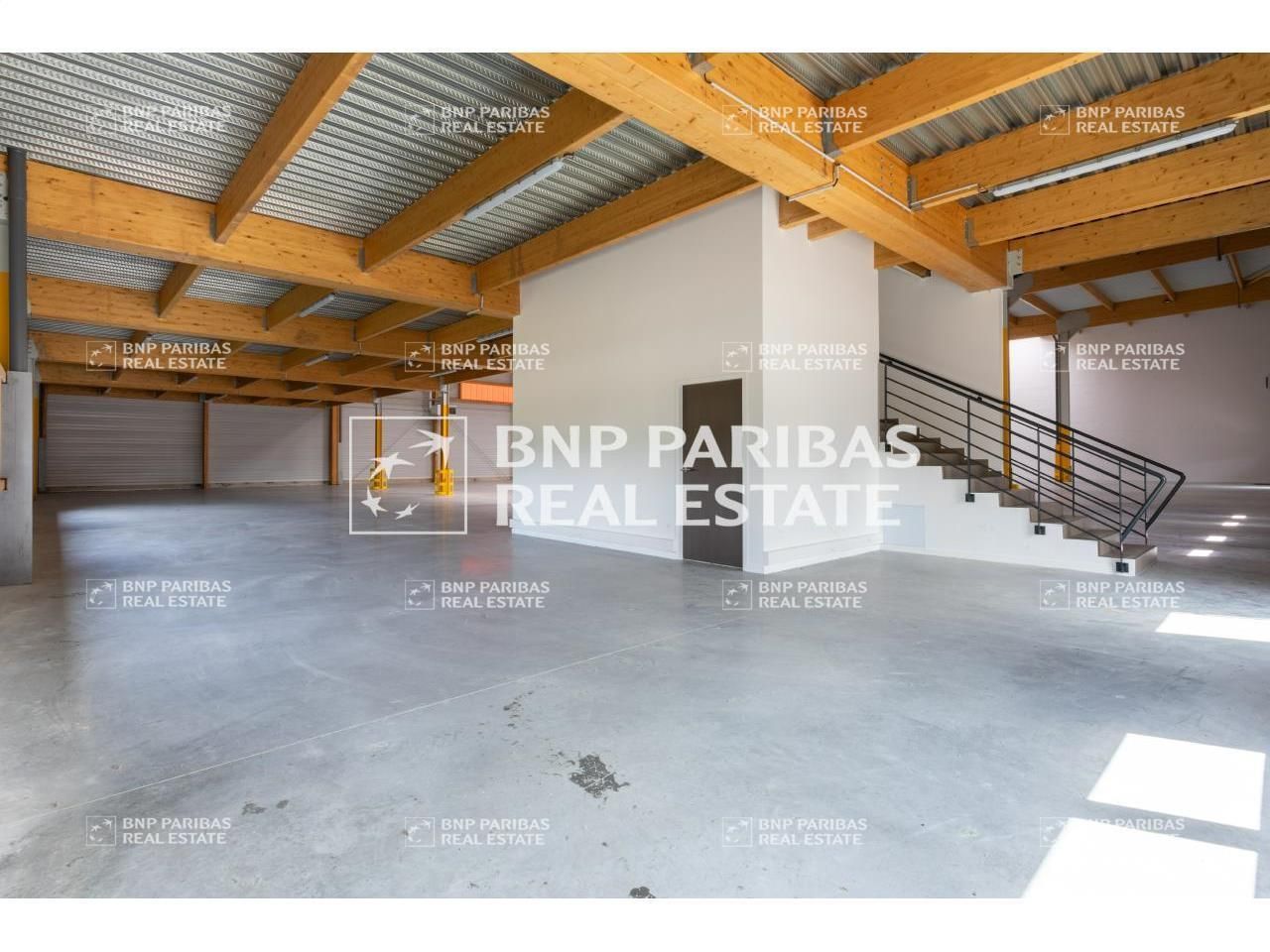 3287 m² pour ce pme-pmi en location à Brie-comte-robert