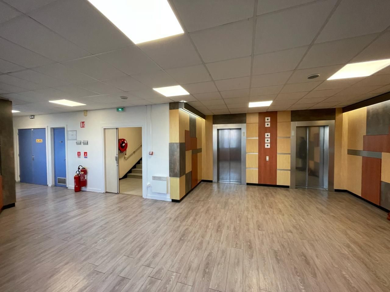 1650 m² pour ce bureaux en location à Le havre