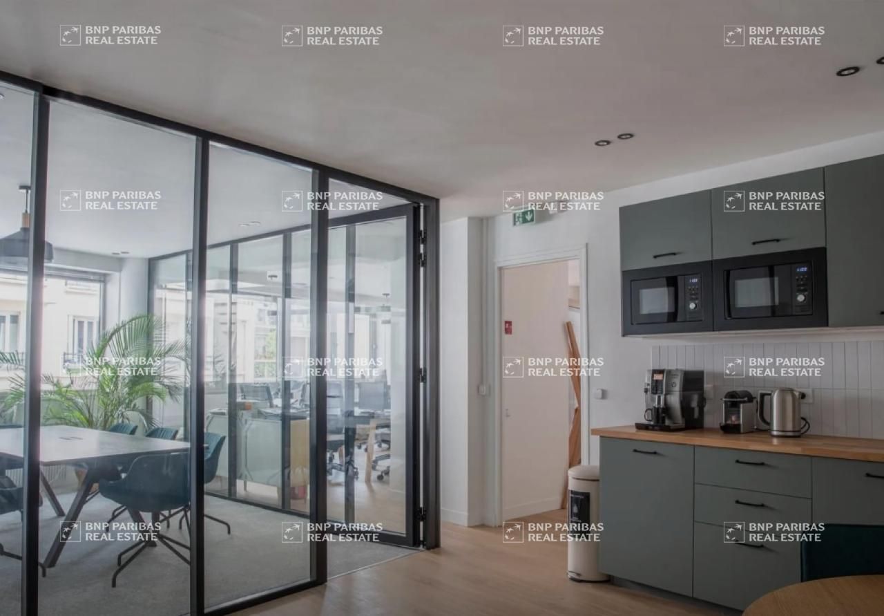 240 m² pour ce bureaux en location à Paris