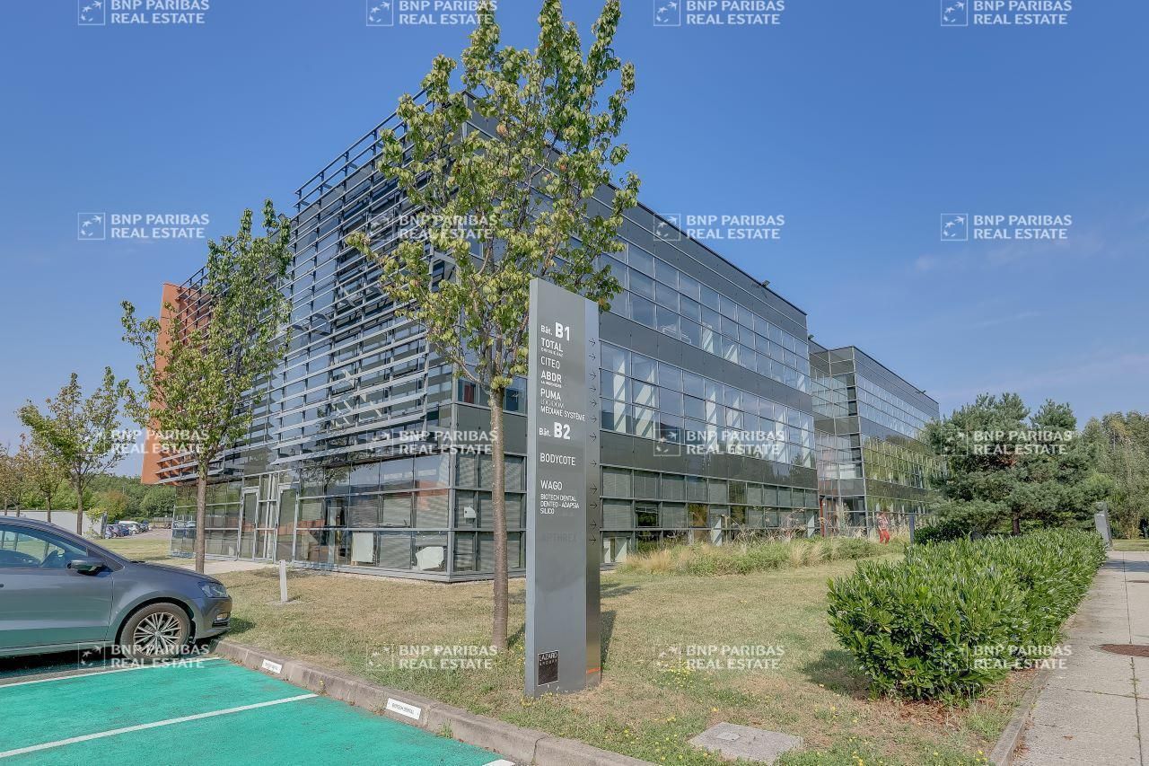 2893 m² pour ce bureaux en location à Saint-priest