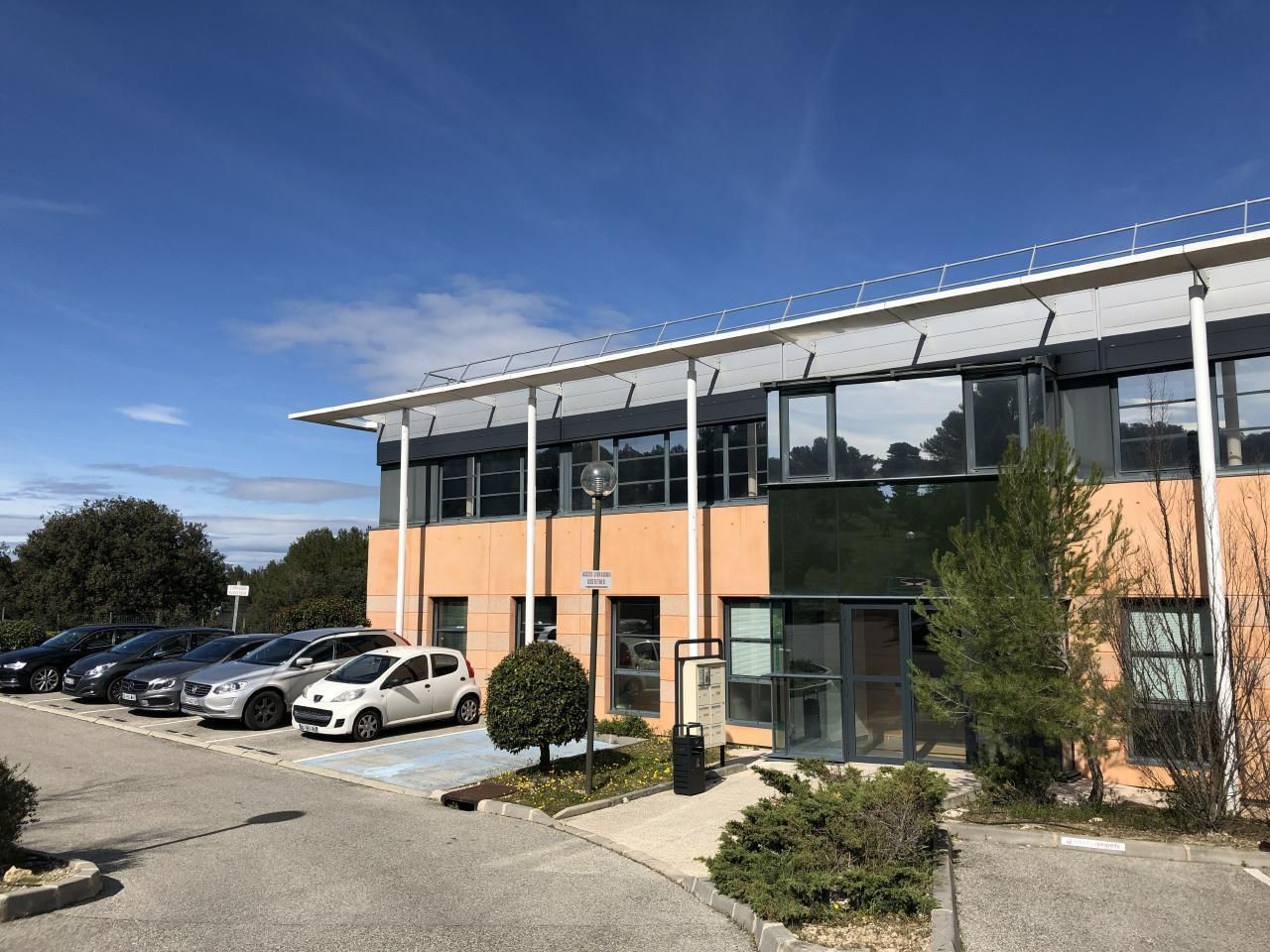 Location Bureaux 139 m² non divisibles 13290 Aix-en-provence