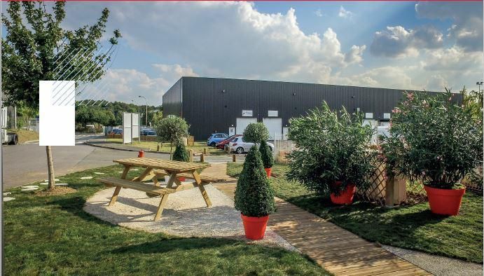 1348 m² pour ce activité en vente à Rousset