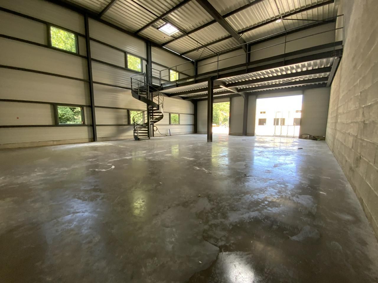 Location Activité 1434 m² divisibles 69230 Saint-genis-laval