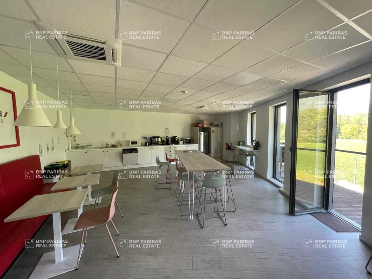 Location Bureaux 390 m² non divisibles 73290 La motte servolex
