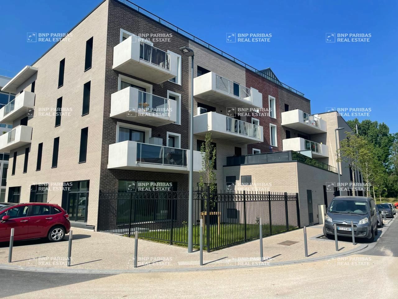 702.57 m² pour ce bureaux en vente à La madeleine