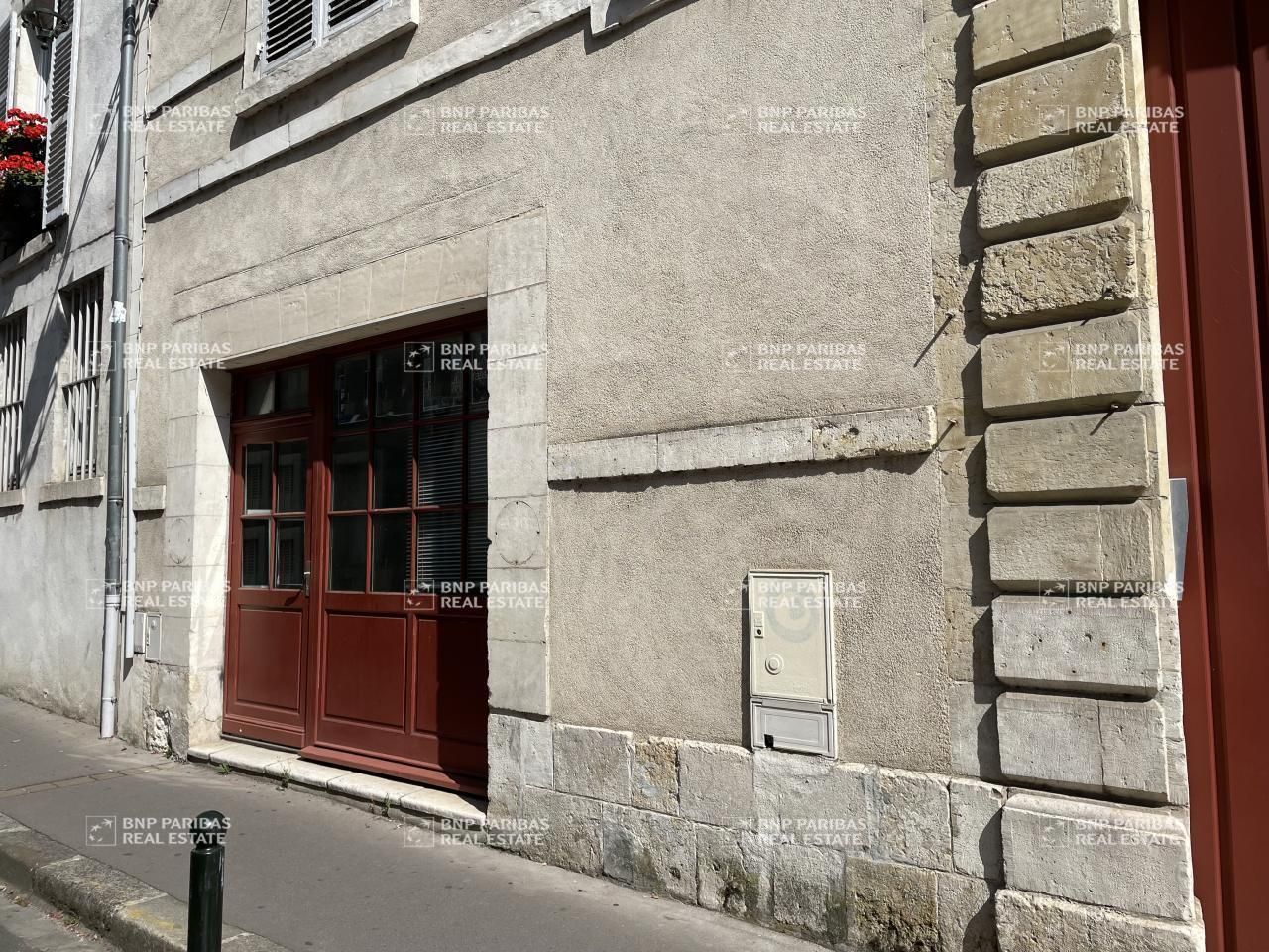 69 m² pour ce bureaux en location à Orleans
