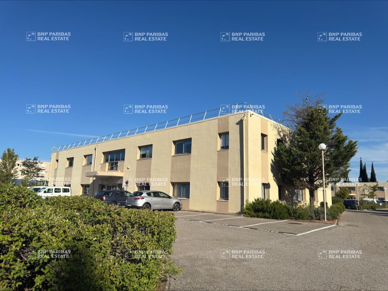 Location Bureaux 101 m² divisibles 13127 Vitrolles