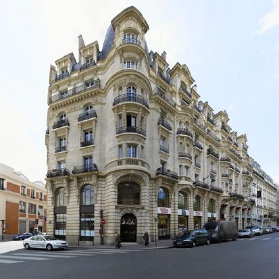 157 m² pour ce bureaux en location à Paris