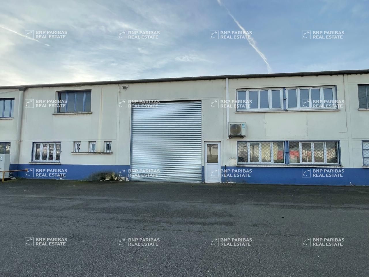 1091 m² pour ce activité en location à Ingré