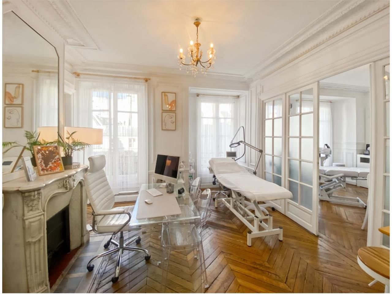 93 m² pour ce bureaux en location à Paris