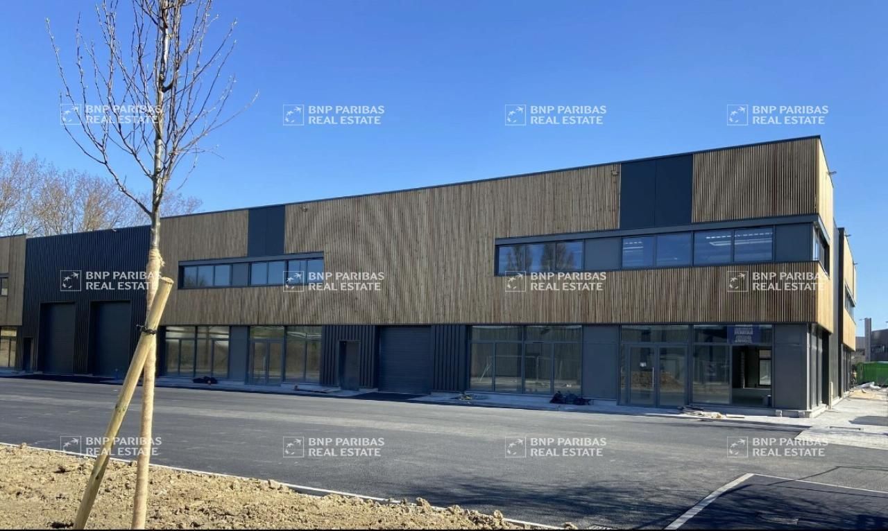 3049 m² pour ce activité en location à Bois-grenier