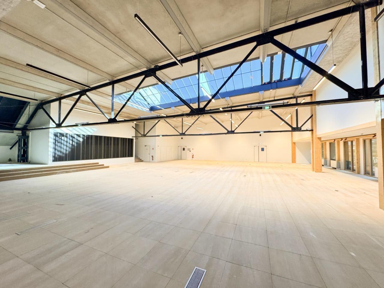 Location Bureaux 3018 m² divisibles 93400 Saint-ouen-sur-seine