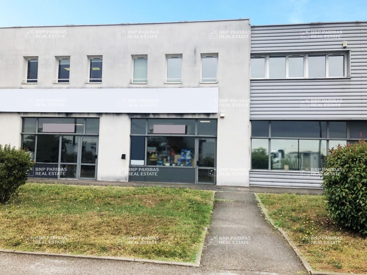 180 m² pour ce activité en location à Décines-charpieu