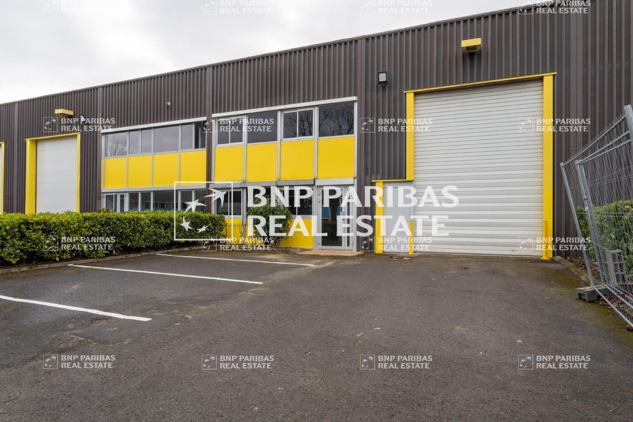 Location PME-PMI 322 m² non divisibles 77200 Torcy