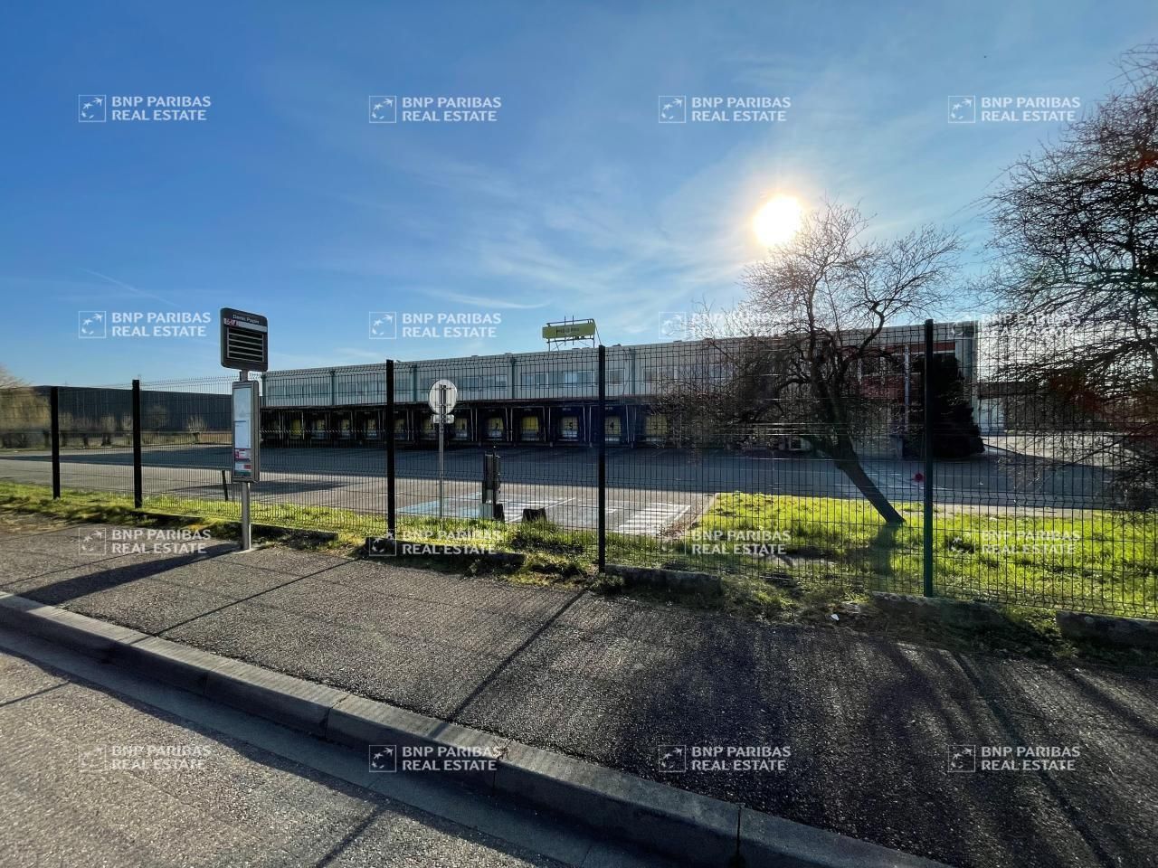 5570 m² pour cetentrepôts classe c en location à Illkirch-graffenstaden