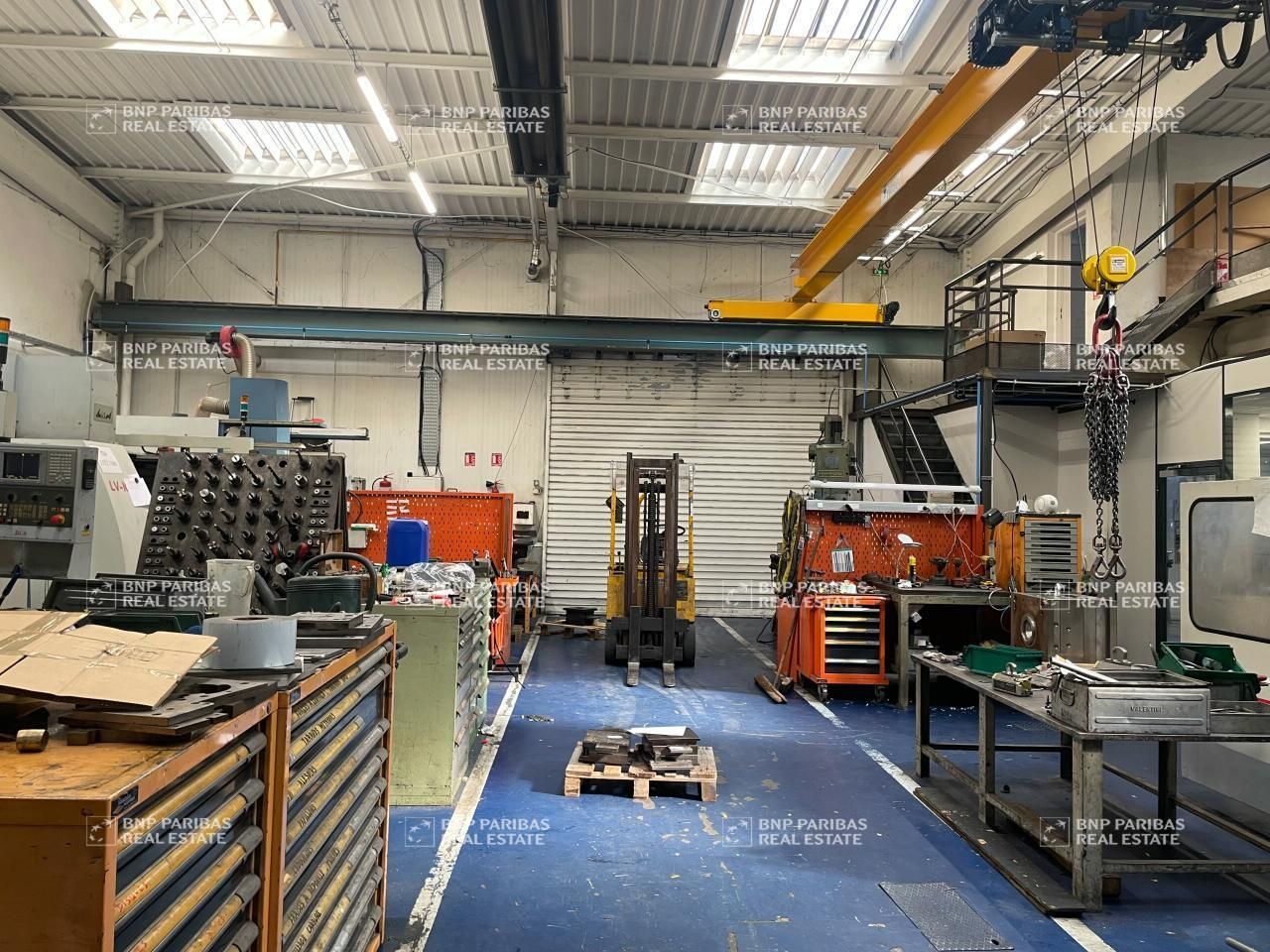 650 m² pour ce activité en vente à Saint-priest