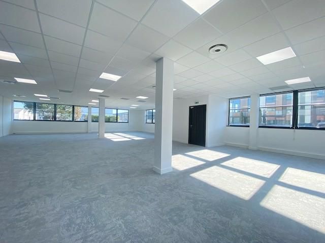 Location Bureaux 313 m² non divisibles 33600 Pessac