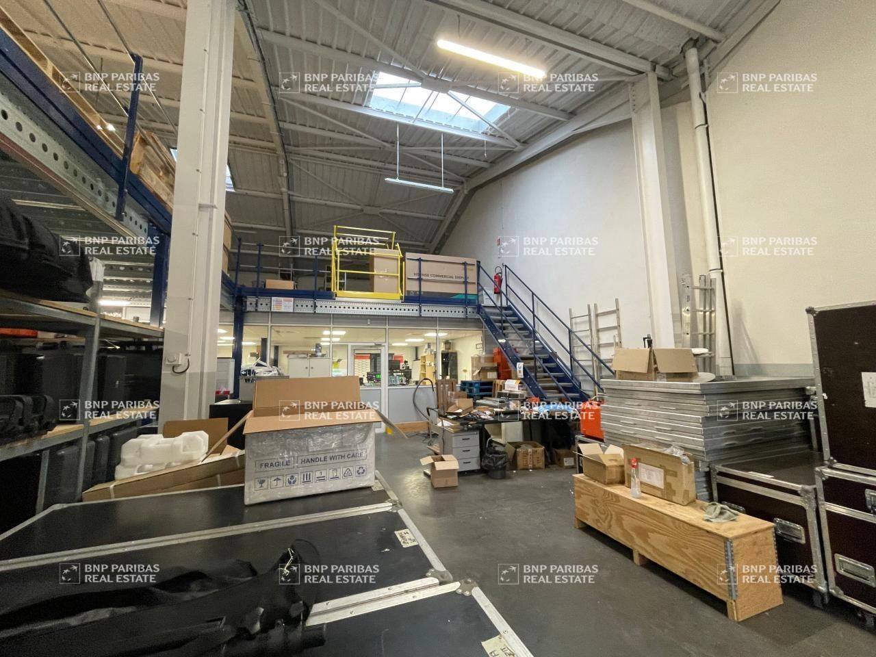 524 m² pour ce activité en vente à Meyzieu