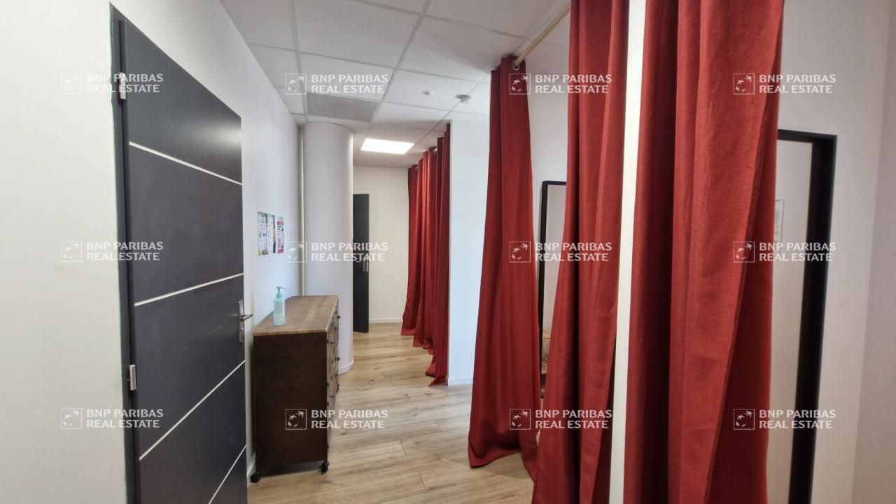 129.07 m² pour ce bureaux en location à Challes-les-eaux