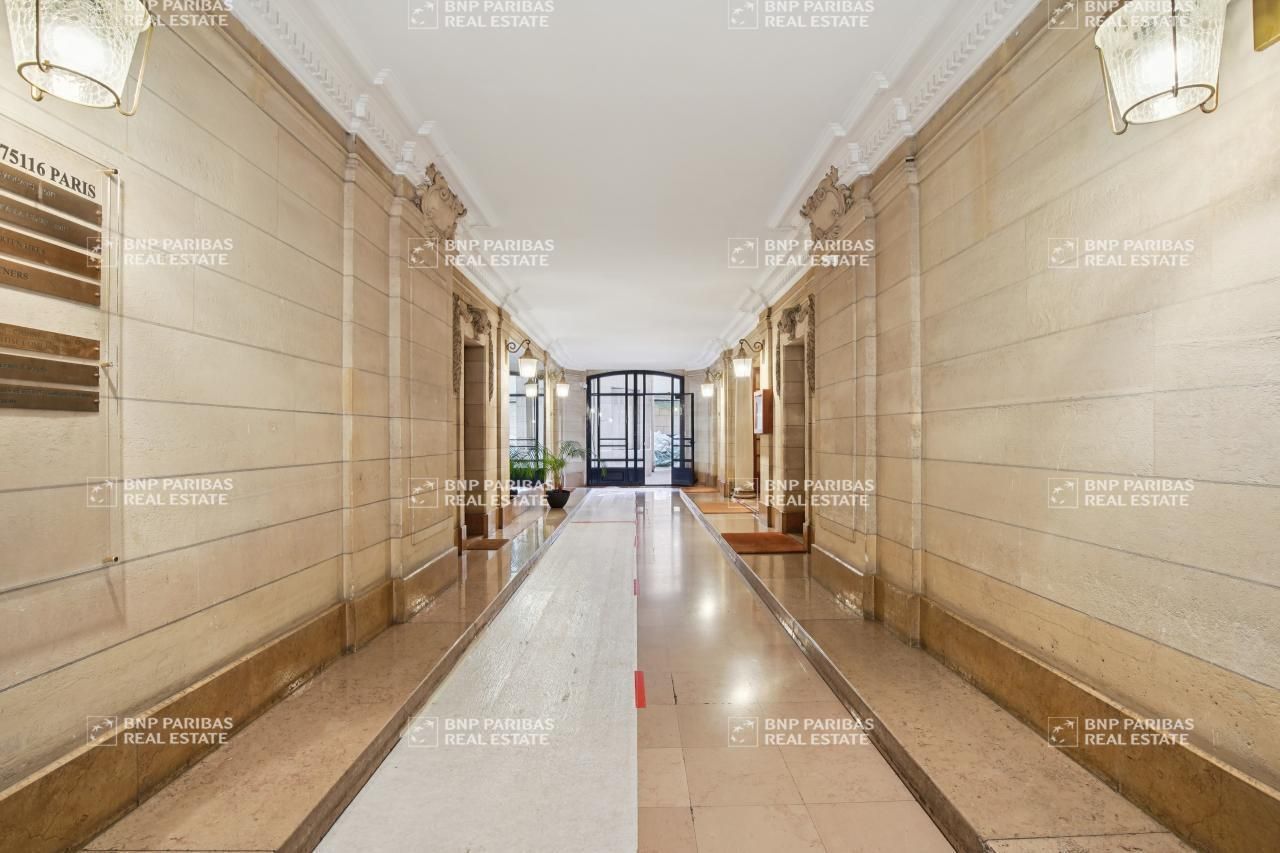 300 m² pour ce bureaux en location à Paris