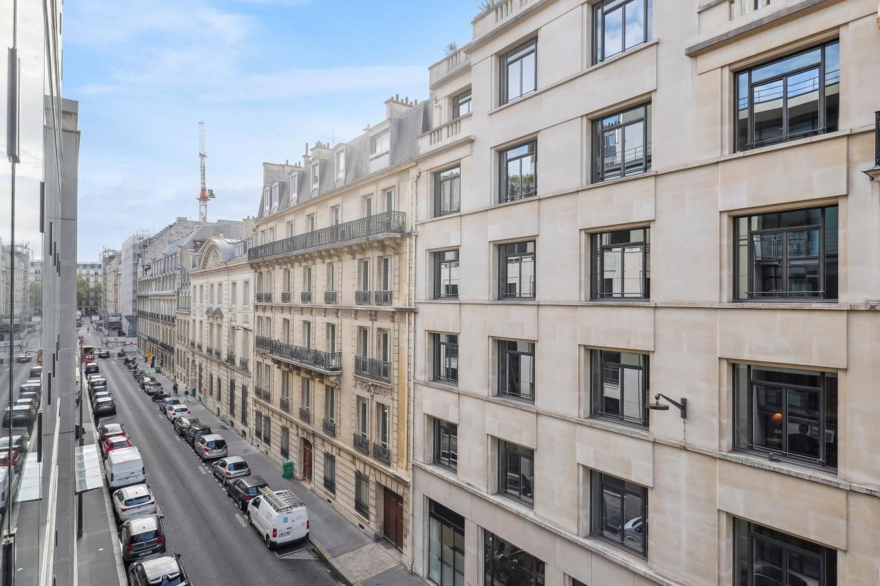 610 m² pour ce bureaux en location à Paris