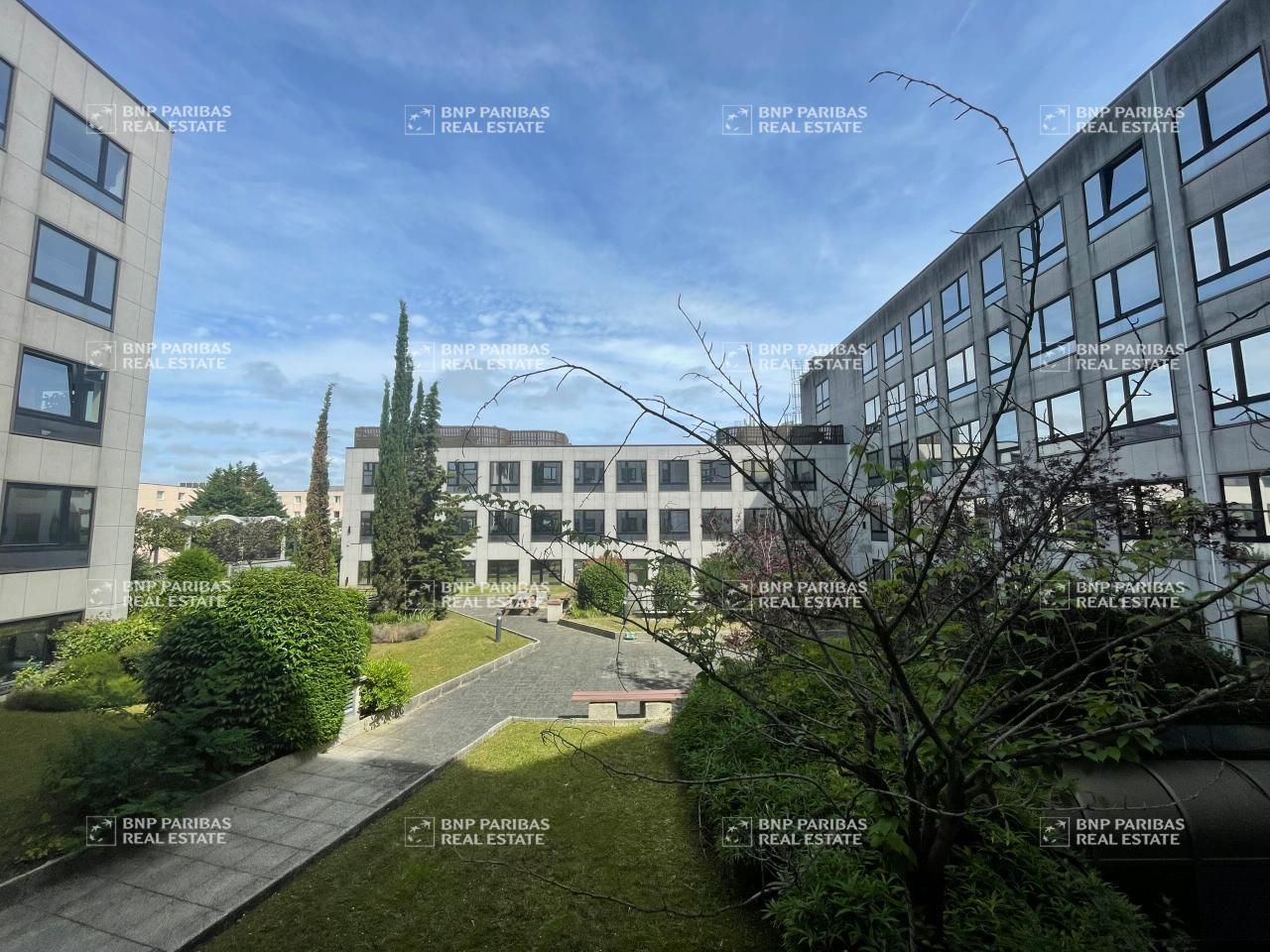 Location Bureaux 843 m² divisibles 44200 Nantes