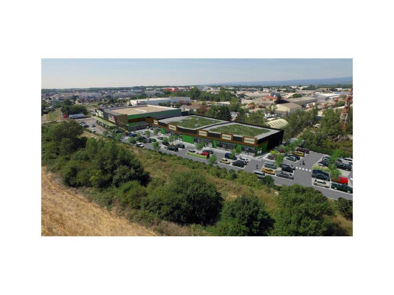 Location Local commercial 1800 m² divisibles 11000 Carcassonne