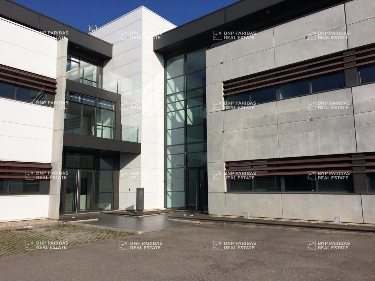 Location Bureaux 95 m² divisibles 01700 Neyron