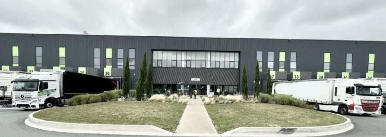 21041.8 m² pour cetentrepôts classe a en location à Saint-léger-de-linières