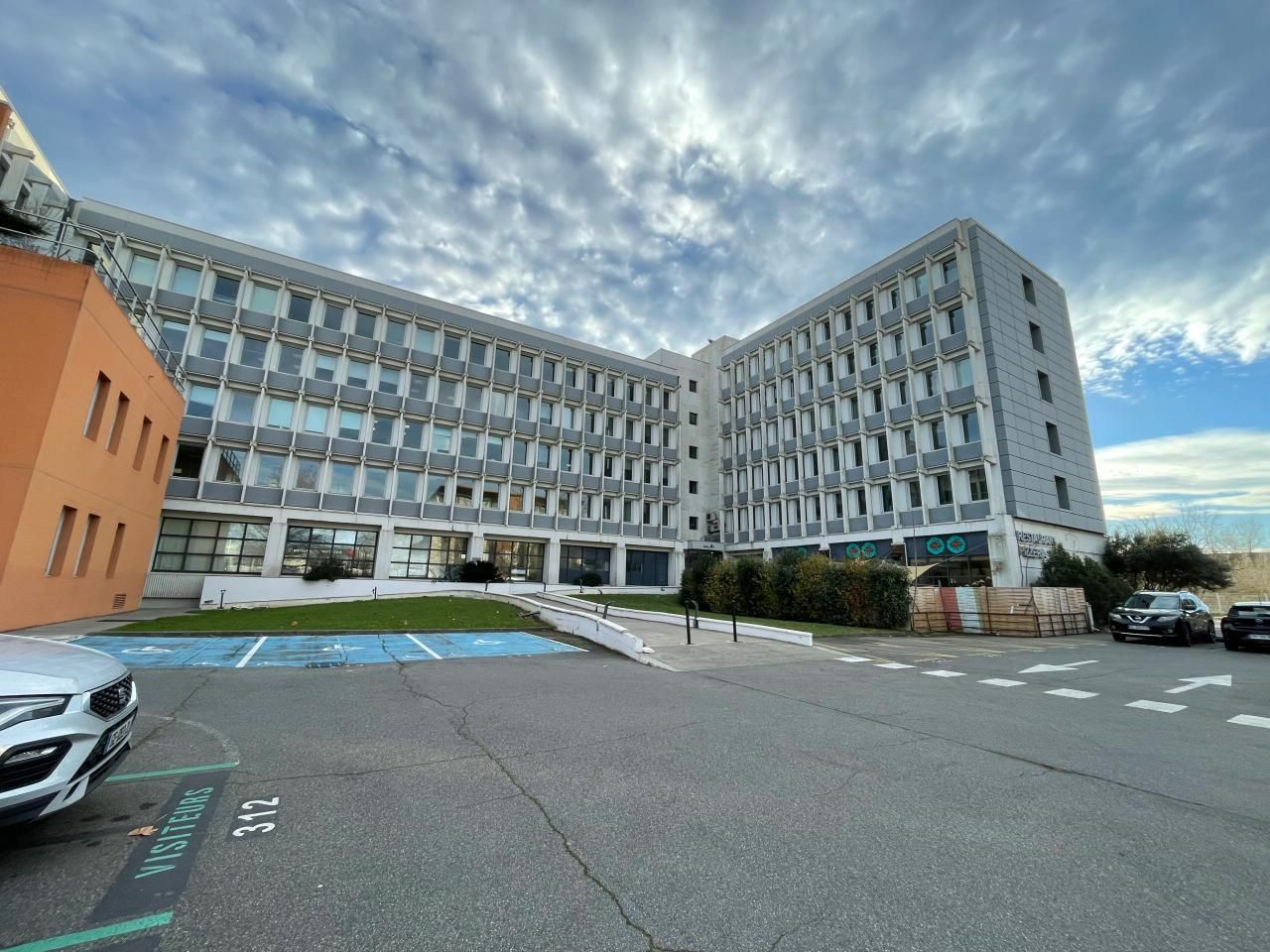 1445 m² pour ce bureaux en location à Toulouse