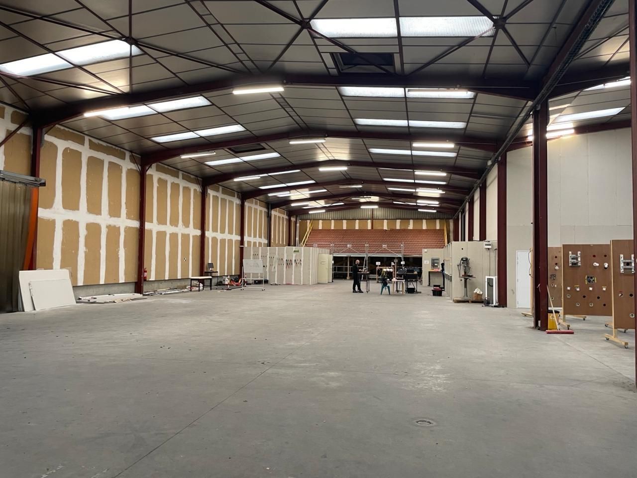 2071 m² pour ce activité en location à Aubervilliers