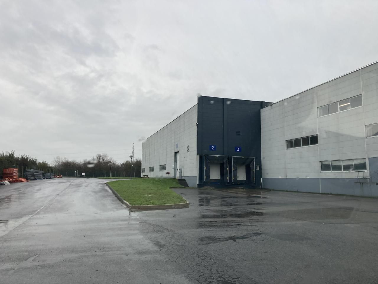 3961 m² pour cetentrepôts classe b en location à Marly-la-ville