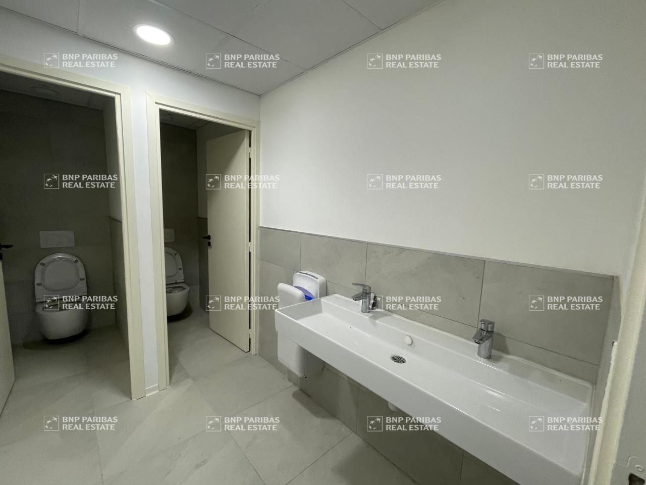 300 m² pour ce bureaux en location à Le cannet